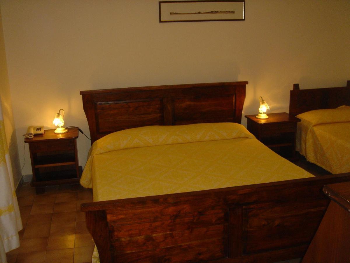 בוסה Malaspina Hotel & Resort מראה חיצוני תמונה