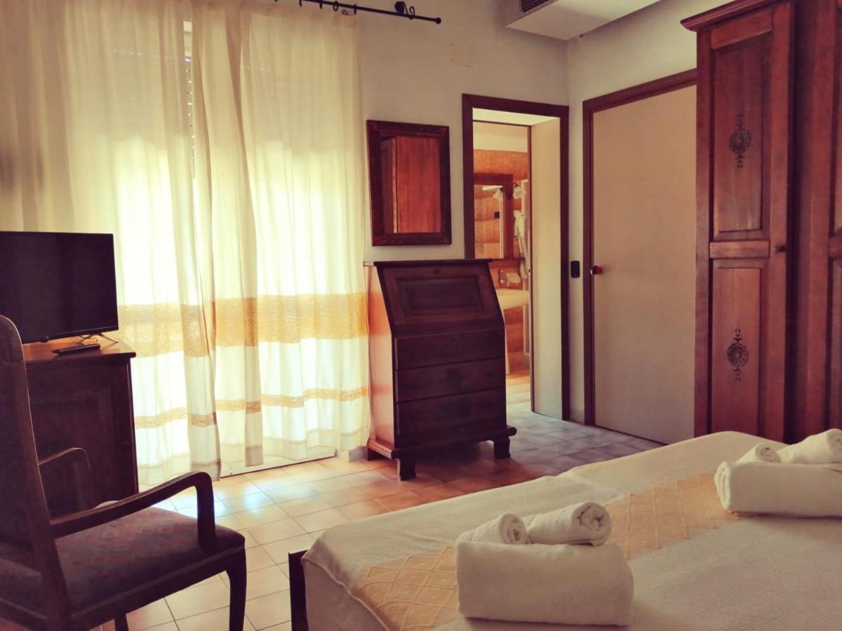 בוסה Malaspina Hotel & Resort מראה חיצוני תמונה