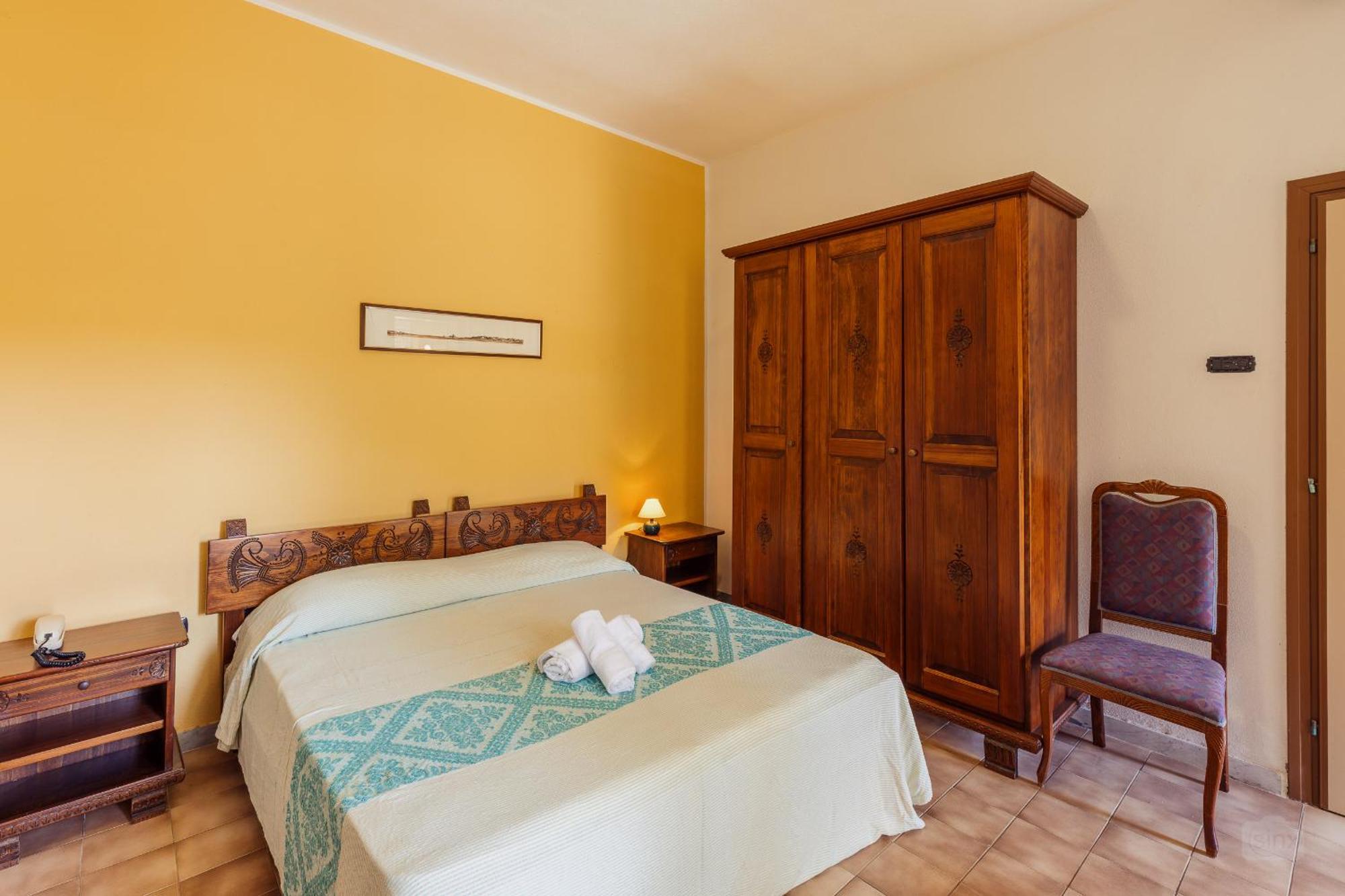 בוסה Malaspina Hotel & Resort מראה חיצוני תמונה