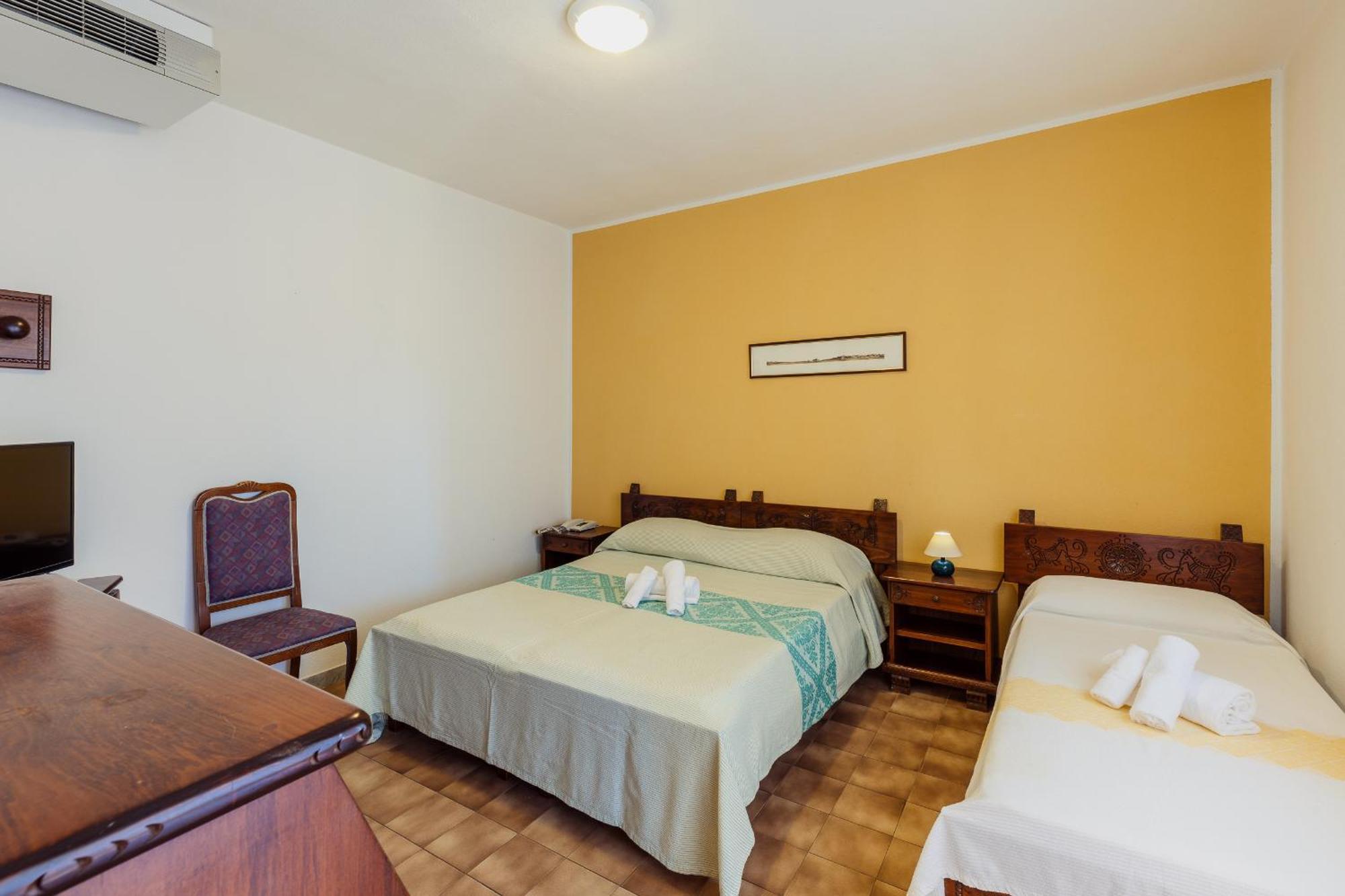 בוסה Malaspina Hotel & Resort מראה חיצוני תמונה
