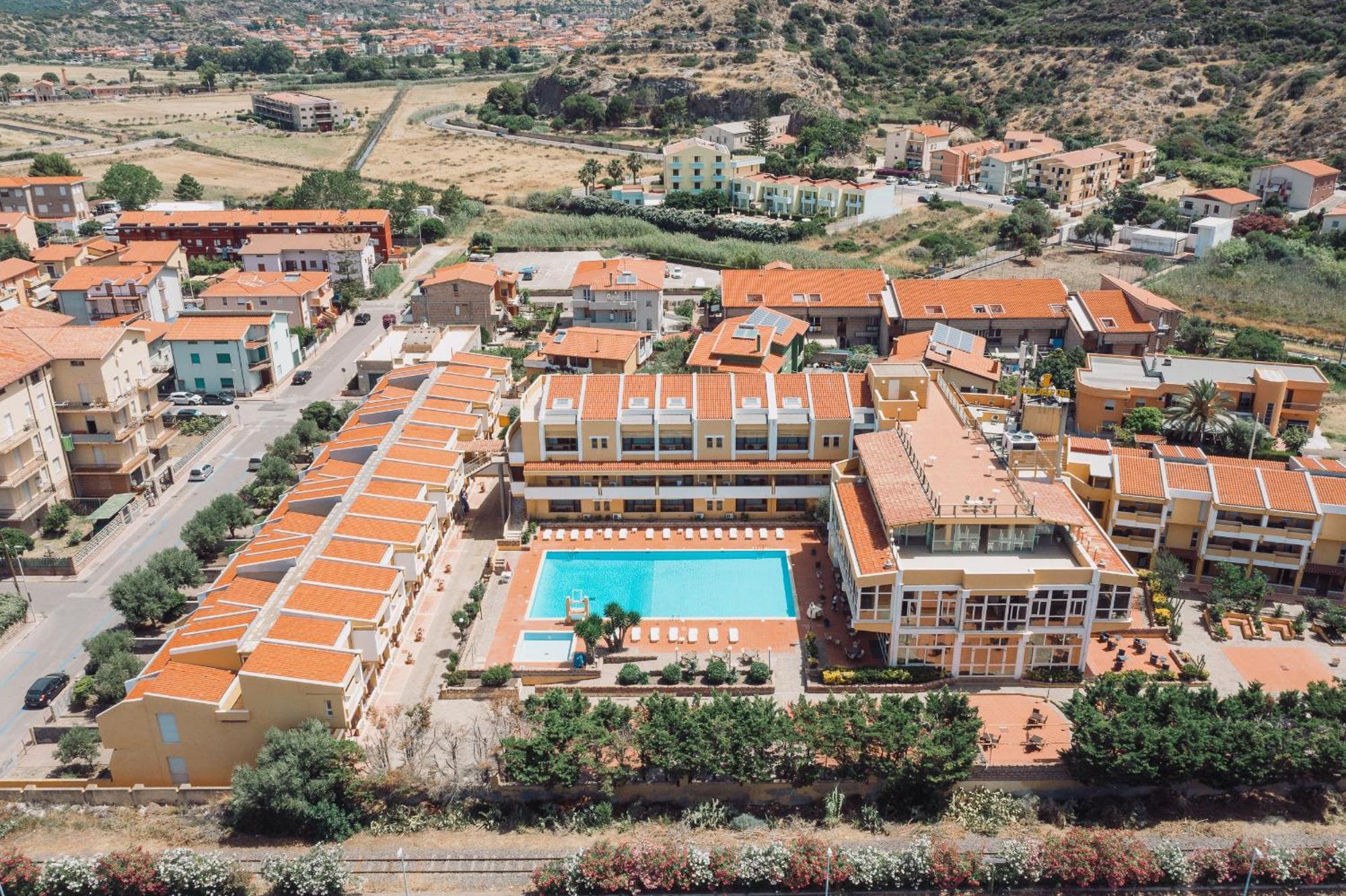 בוסה Malaspina Hotel & Resort מראה חיצוני תמונה