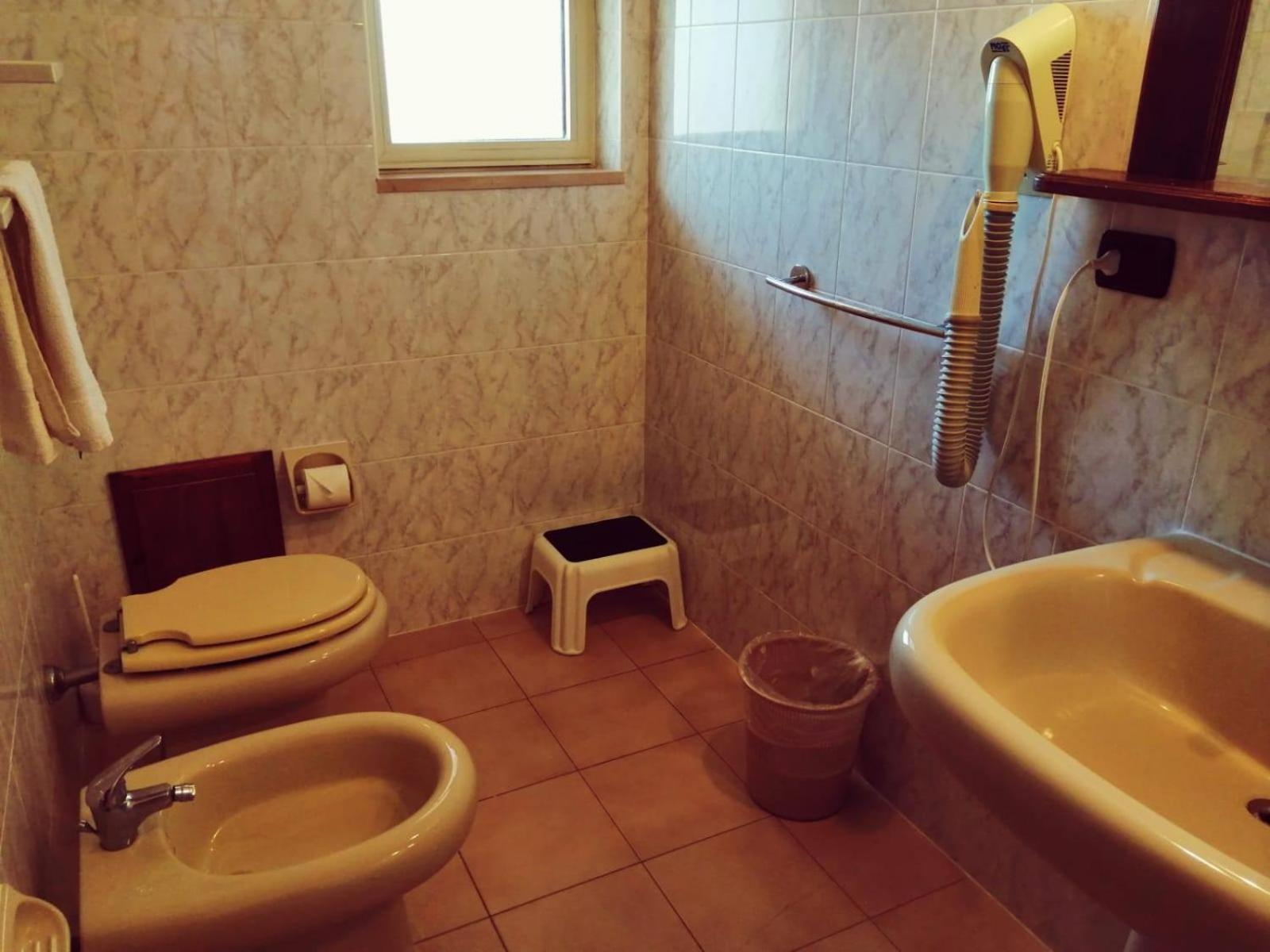 בוסה Malaspina Hotel & Resort מראה חיצוני תמונה