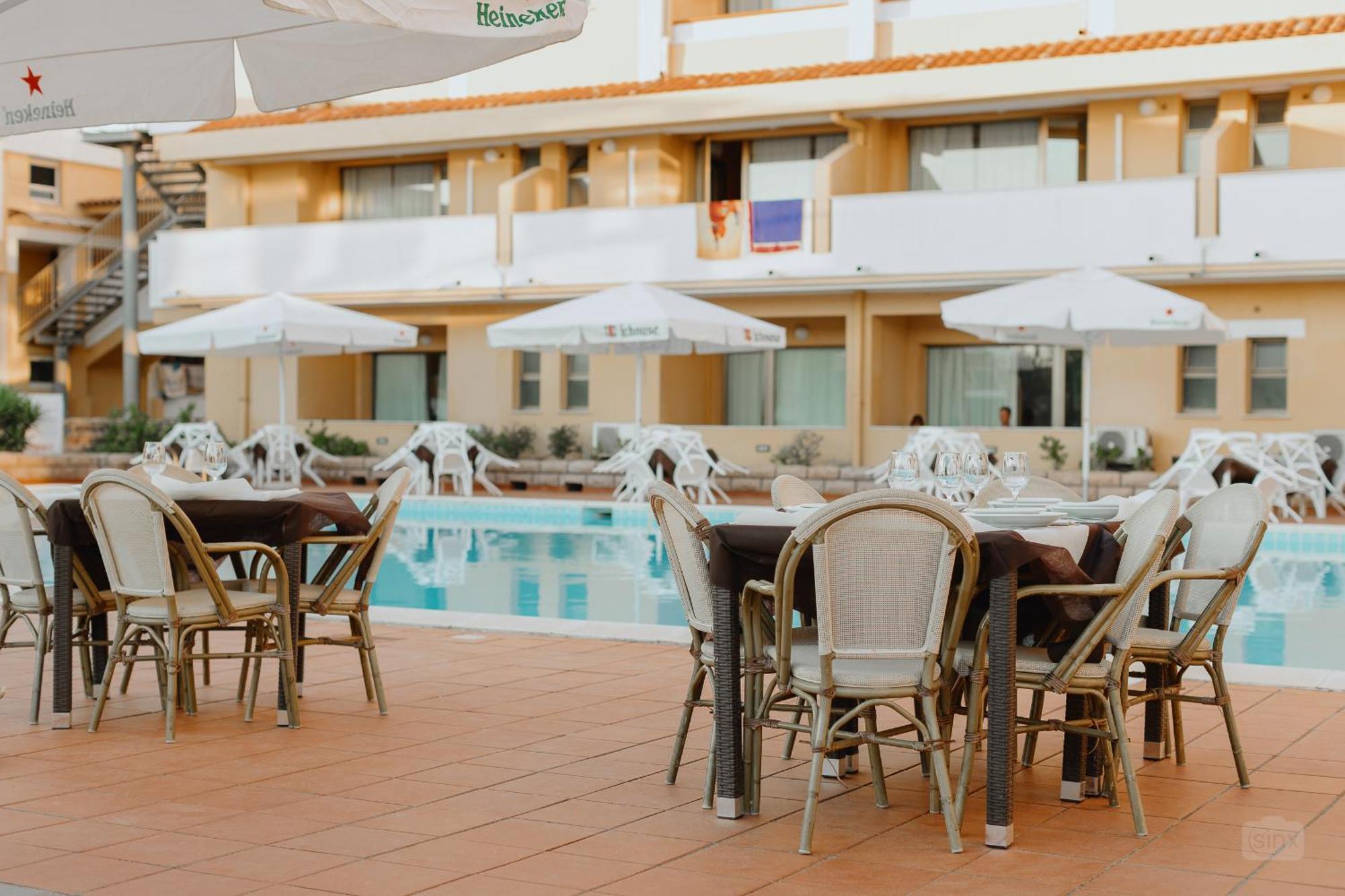 בוסה Malaspina Hotel & Resort מראה חיצוני תמונה