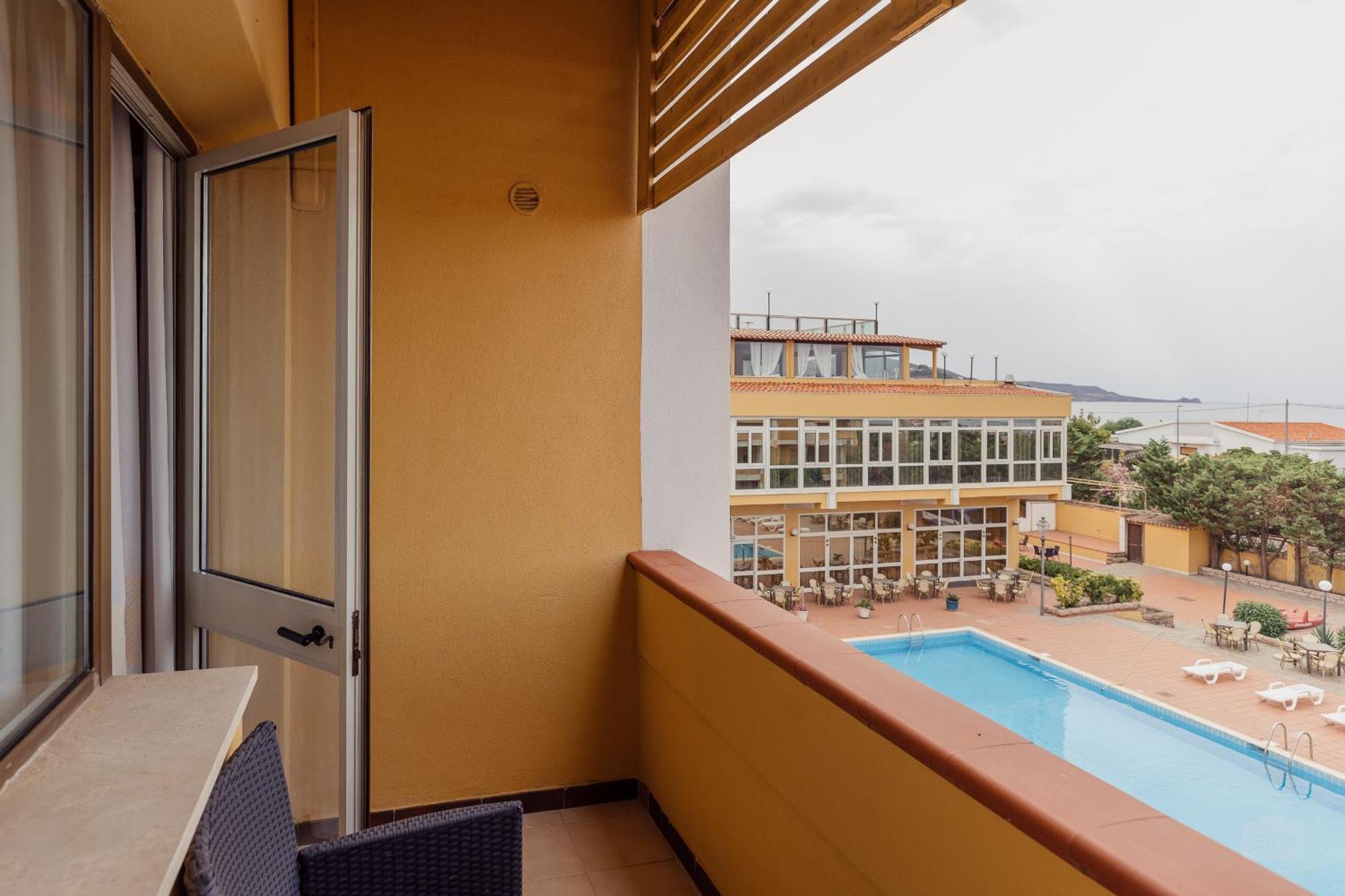 בוסה Malaspina Hotel & Resort מראה חיצוני תמונה