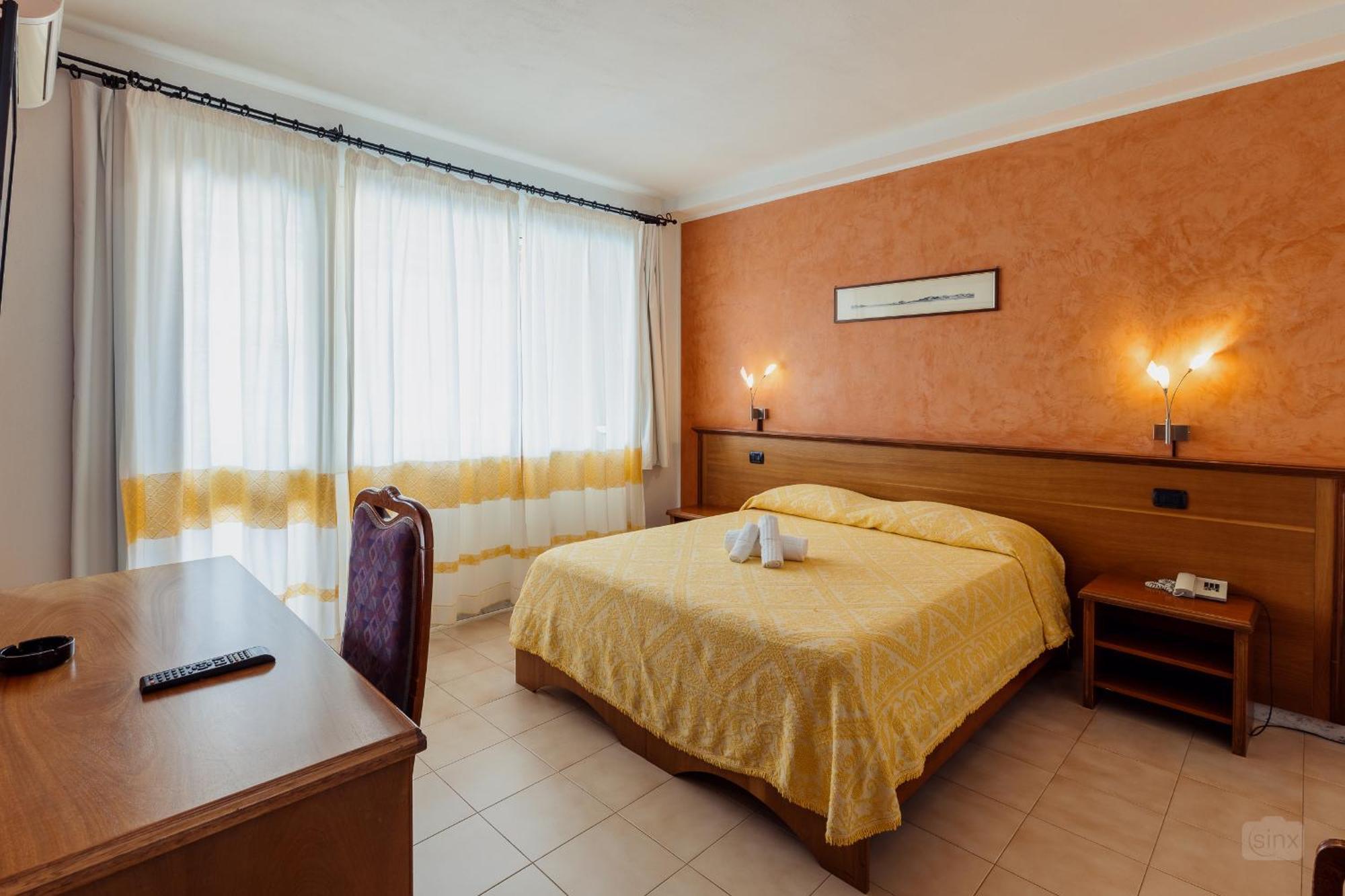 בוסה Malaspina Hotel & Resort מראה חיצוני תמונה
