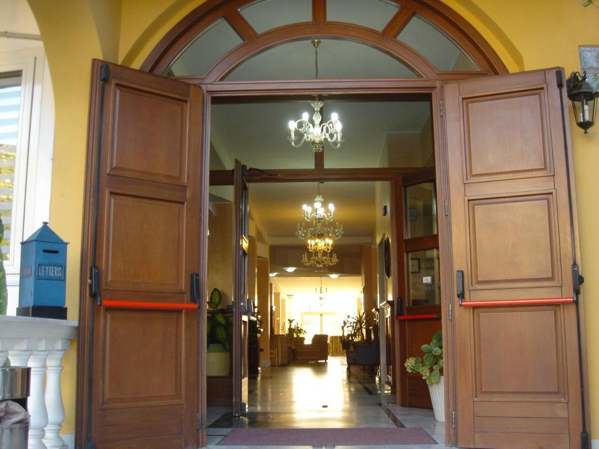 בוסה Malaspina Hotel & Resort מראה חיצוני תמונה